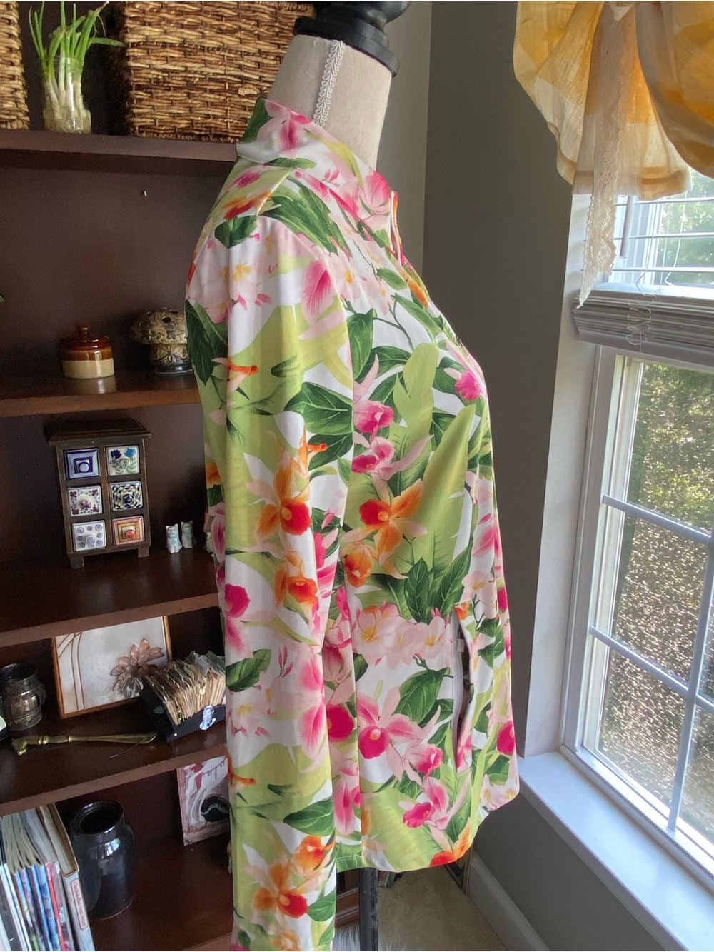 Tommy Bahama SPF 50 Active Floral Zip-Up Jacket in Pink Green & White Large NWOT - Picture 5 of 14